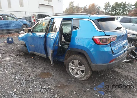 2022 Jeep Compass Latitude 4X4 z USA, uszkodzony, nr VIN 3C4NJDBB3NT169495